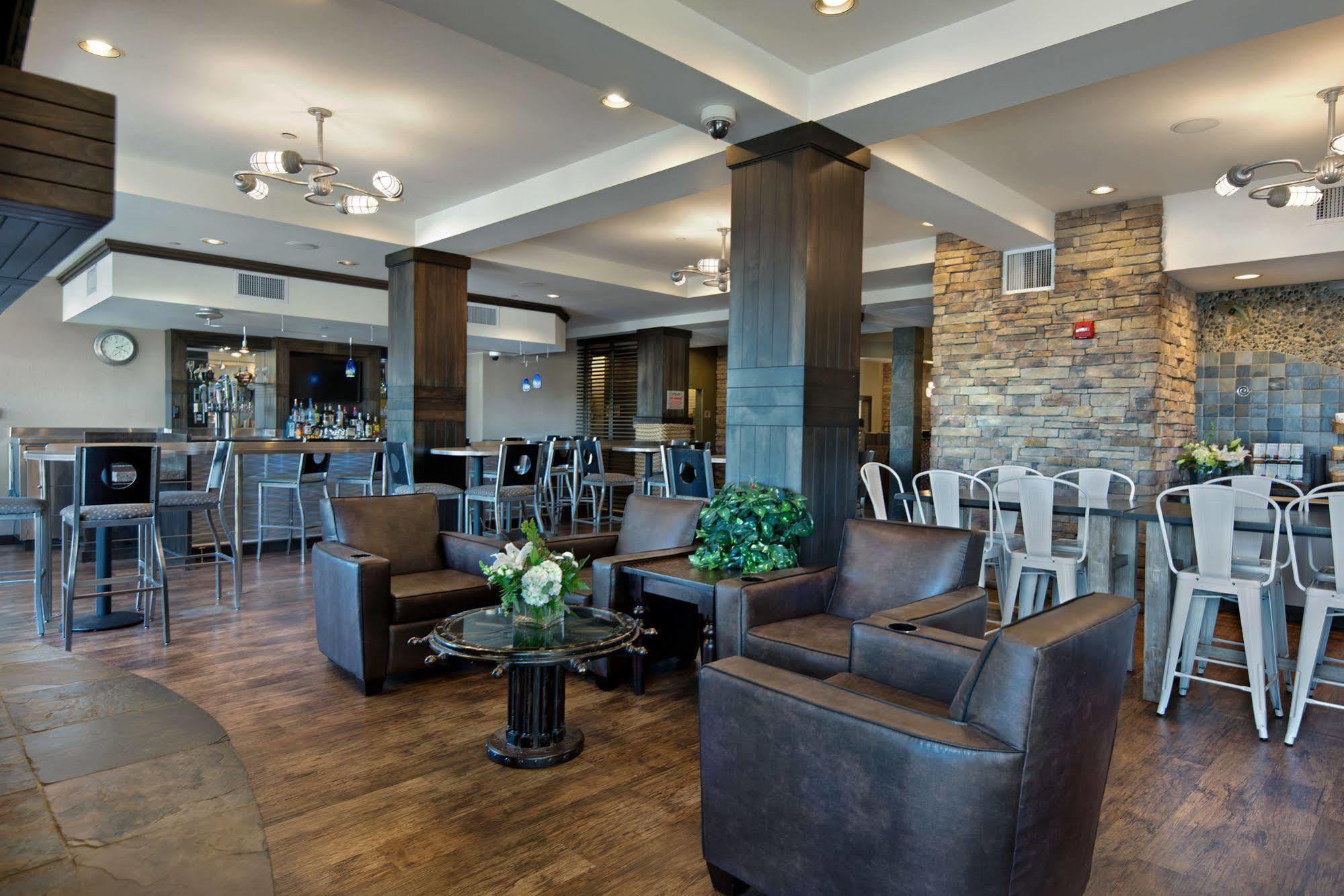Oxford Suites Silverdale Εξωτερικό φωτογραφία
